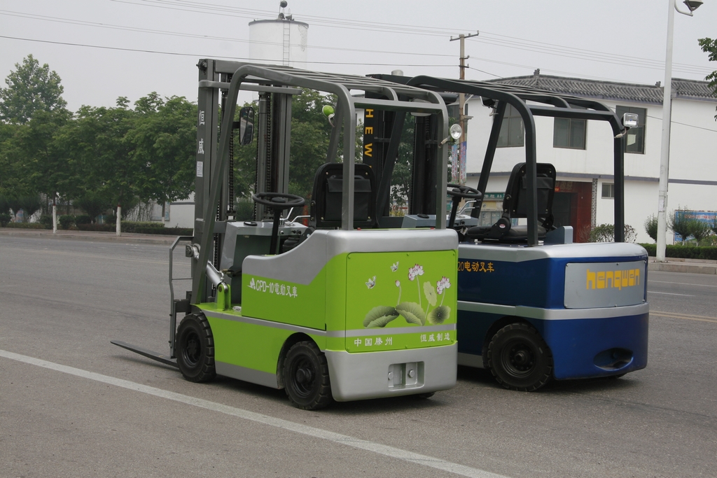恒威电动液压叉车1吨 cpu-10