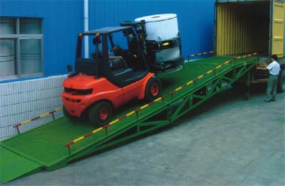 移动式登车桥 固定式登车桥定做登车桥非标登车桥 DCQY