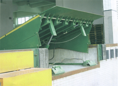 固定式登车桥 移动式登车桥高空取料机电动叉车堆高车 DCQ