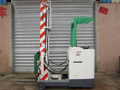 东莞升辉:前移式电动叉车SH187