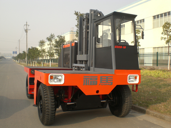 镇江福马10T侧面叉车