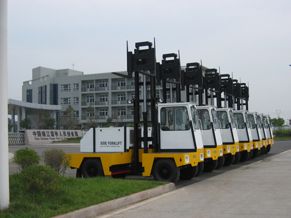 镇江福马内燃侧面叉车