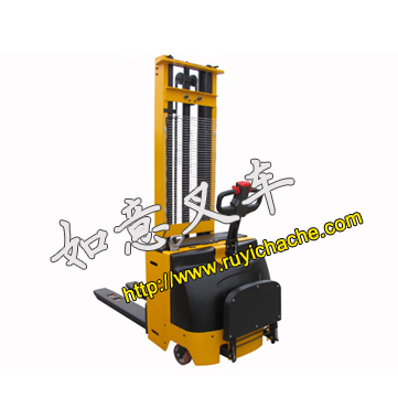 3T半电动堆高车 SS