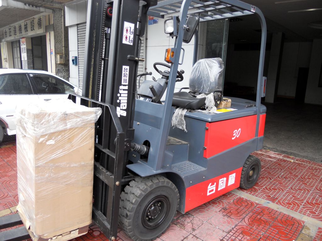 厂家直销台励福电动叉车 FB30