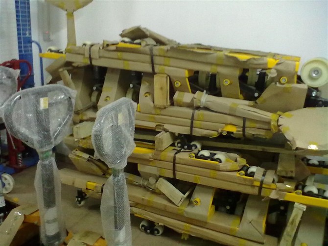 金茂叉车、龙华叉车