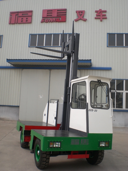 镇江福马3吨电动侧面叉车(新品)