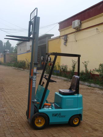 CPC350A内燃平衡重式叉车_2 CPC350A