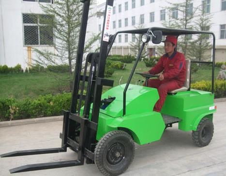 电动叉车
