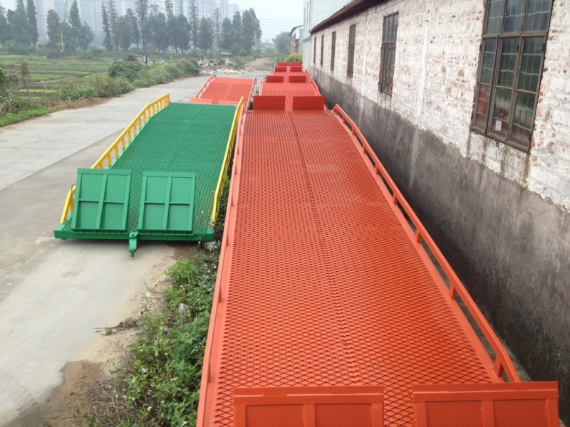 移动式登车桥 液压登车桥 货柜车装卸平台 集装箱卸货平台 XLDP-L