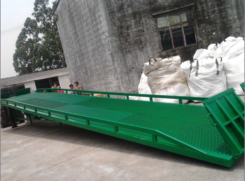 移动式登车桥 液压登车桥 货柜车装卸平台 集装箱卸货平台 XLDP-L