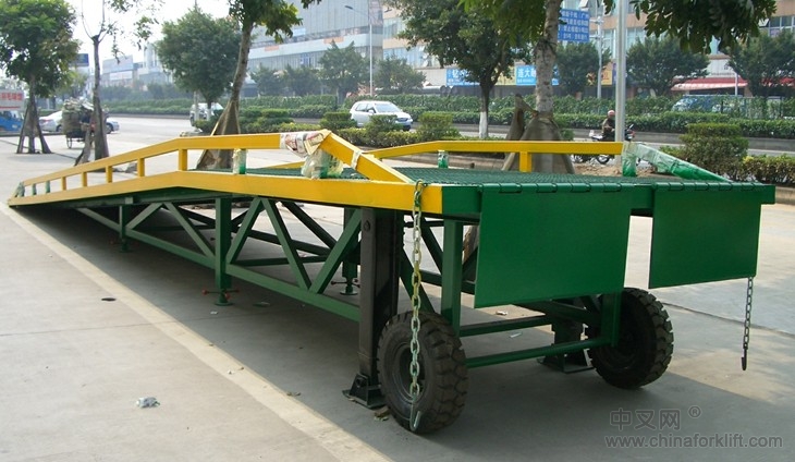 广东省移动式液压登车桥厂家︱做您满意的登车桥【10吨】 DCQ10-0.7
