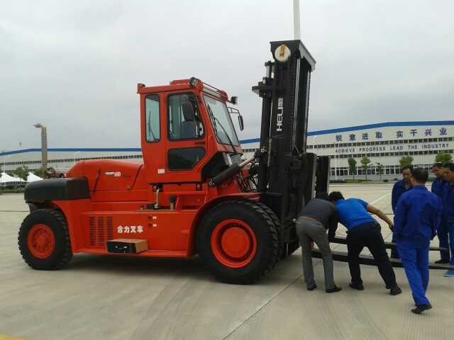 合力叉车