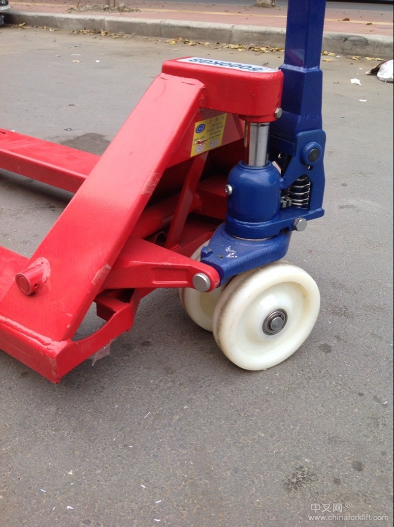 供应鸿福叉车 手动搬运车 叉车手动液压手动叉车批发 鸿福