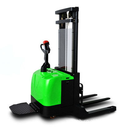 全电动堆高车 ZS20