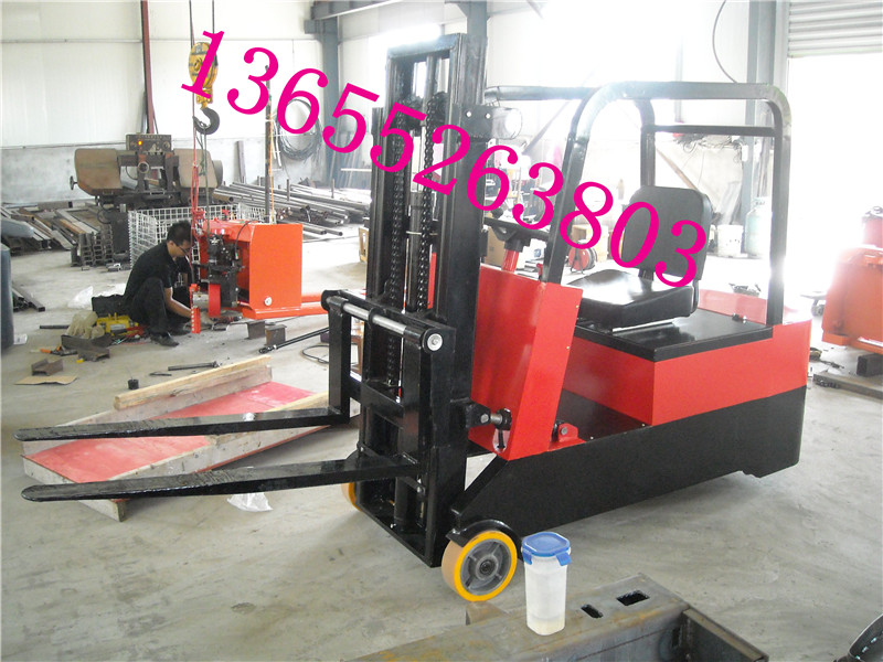 优质供应四轮叉车