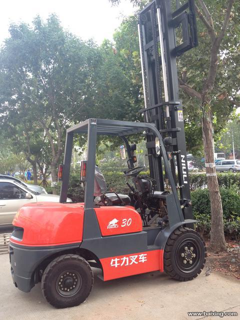 牛力叉车 FD30