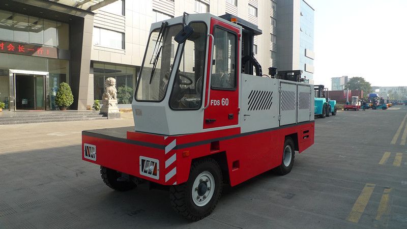 内燃侧面叉车（3 5 6吨） FDS60_中国叉车网(www.chinaforklift.com)