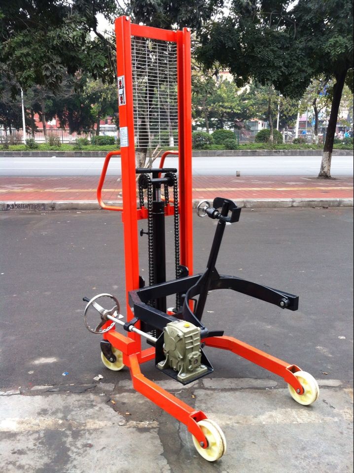 供应批发牛力油桶装卸叉车半电动油桶升高叉车 0.35T