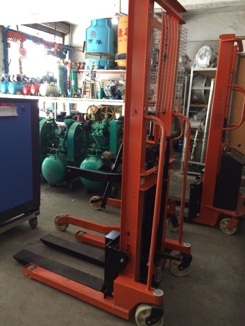 直销批发牛力2T1.6米手动液压升高车/堆高车/液压装卸搬运叉车 CTY-A2.0