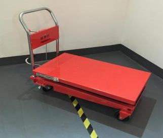 双剪式手动液压平台车