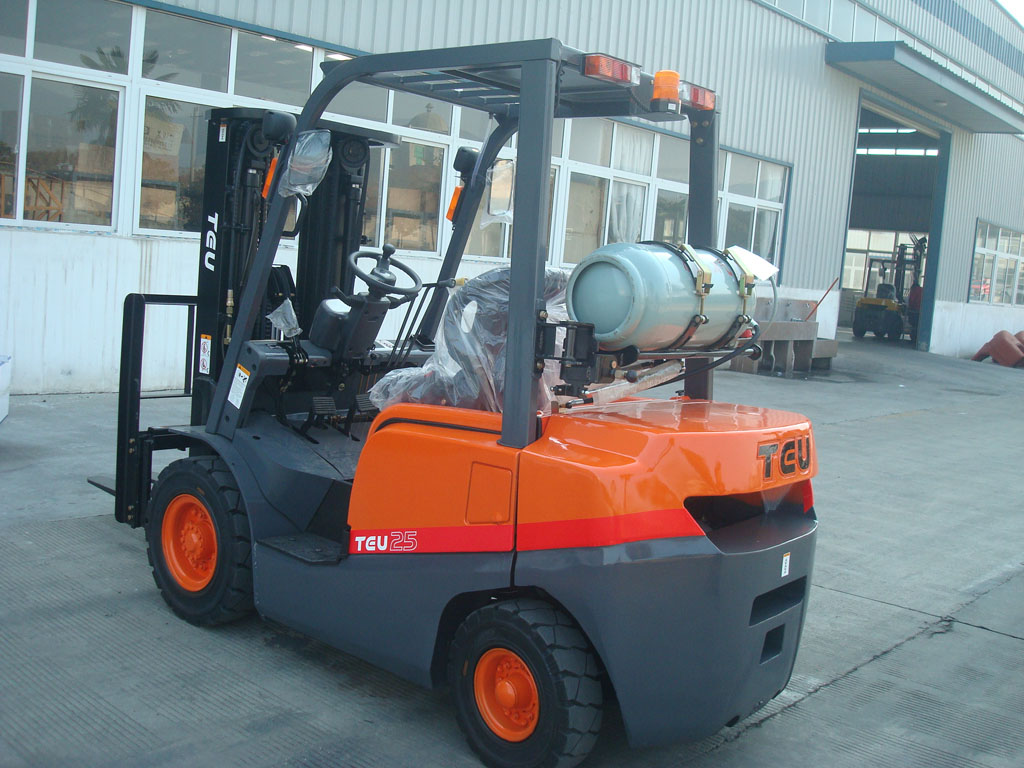 2.5吨汽油/LPG双燃料叉车 FG25T-LPG