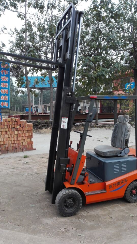 小型电动叉车，新款电力叉 LLD-15
