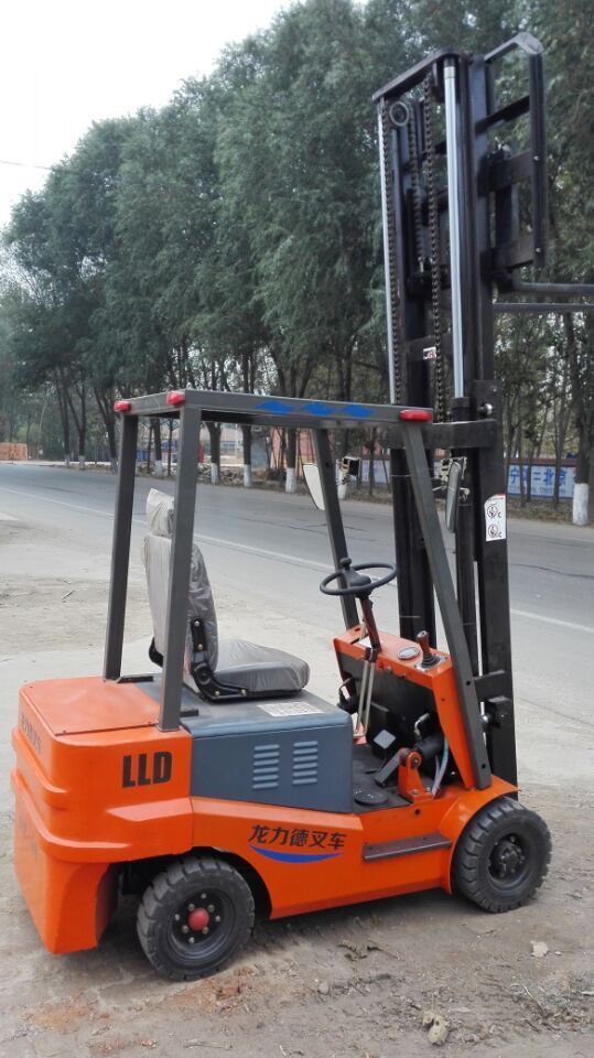 厂家直销电动叉车，节能环保叉车 LLD-15