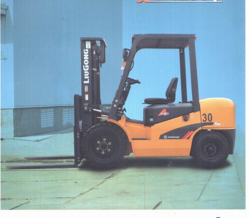 柳工内燃平衡重叉车 CPC30/A