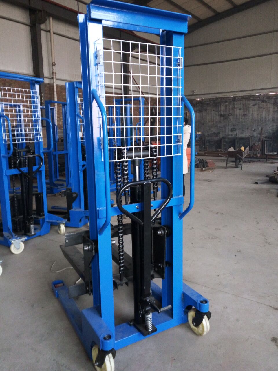 手摇液压搬运车 简易搬运车 升降液压堆高车 标准