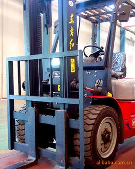 合力 龙工 3T2J3M叉车门架 9成新 含油缸链条