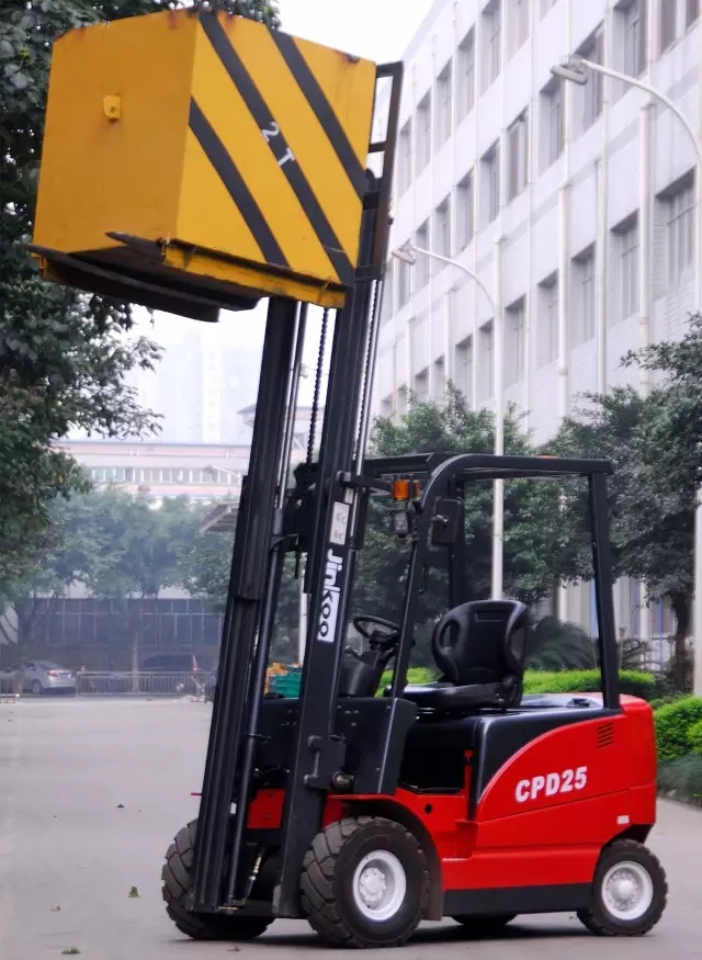 川渝精工2.0-2.5吨交流蓄电池叉车 CPD20-25