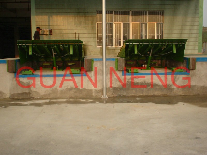 固定登车桥货台高度调节板卸货平台 GN-TJB