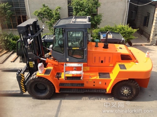 供应华南重工内燃重型15吨叉车厂家对比杭州15吨叉车价格 HNF-150