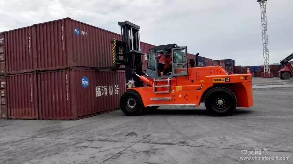 供应华南重工内燃重型25吨叉车厂家报价港口码头船用集装箱叉车价格 HNF-250