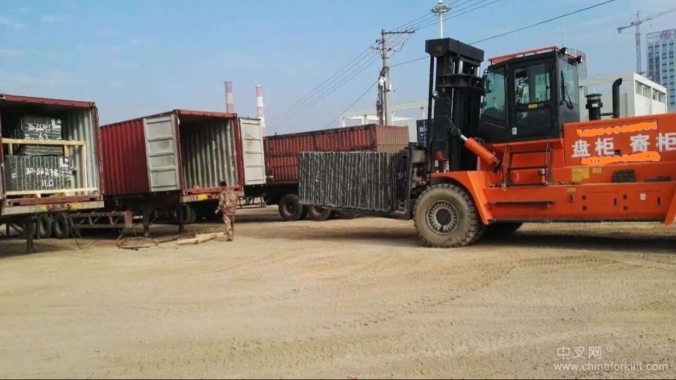 供应华南重工内燃重型30吨叉车港口码头船用集装箱30吨叉车价格 HNF-300
