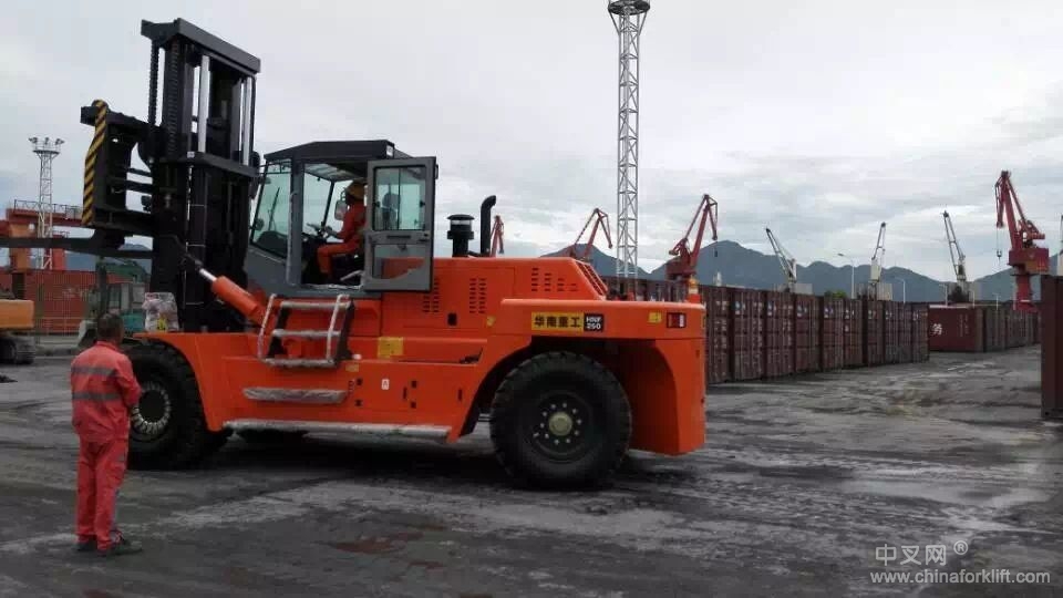 供应国产25吨叉车生产厂家报价钢铁钢材石材专用品牌25吨叉车价格 HNF-250