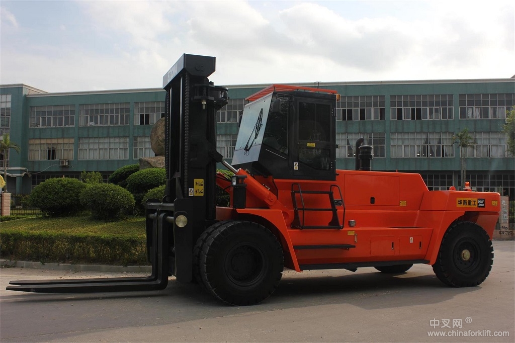 供应国产30吨叉车生产厂家钢材钢铁石头石材专用30吨叉车报价 HNF-300