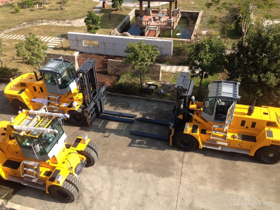 供应钢铁20吨叉车厂家石材25吨叉车报价集装箱28吨叉车价格 HNF200-280