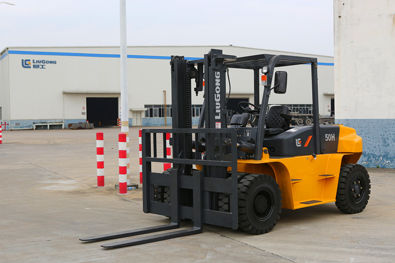 CLG2050H/60H/70H系列内燃叉车 CLG2050H/60H/70H