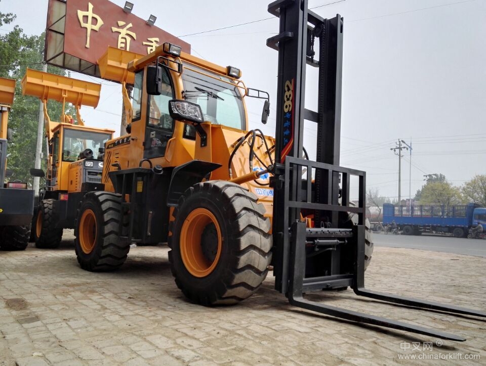 求购四川绵阳施工920装载机5吨越野叉车多少钱一台 ZSZG920