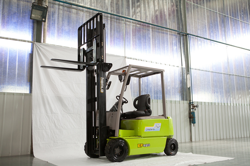 恒基 三支点电动叉车 EF420