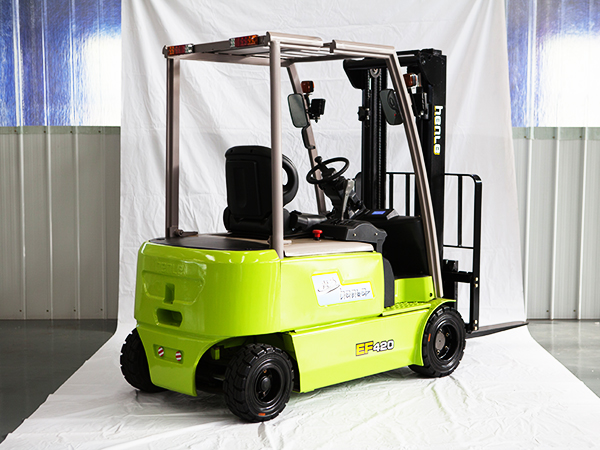 恒基 三支点电动叉车