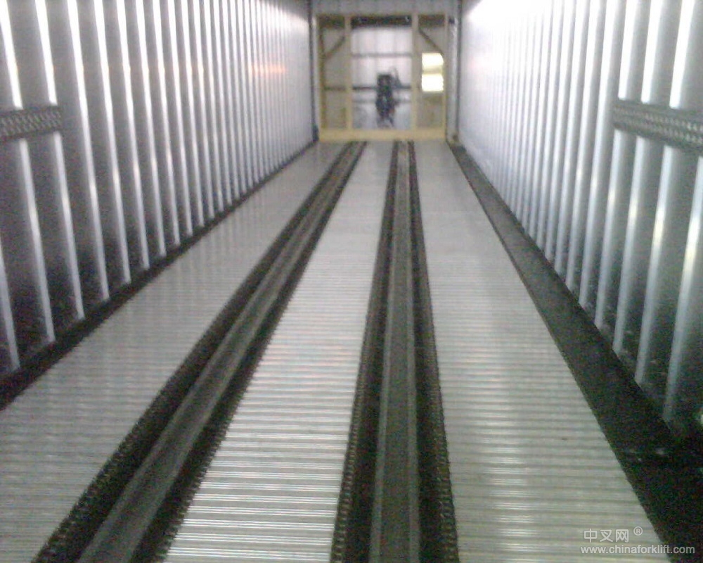 驰运车载链板输送机