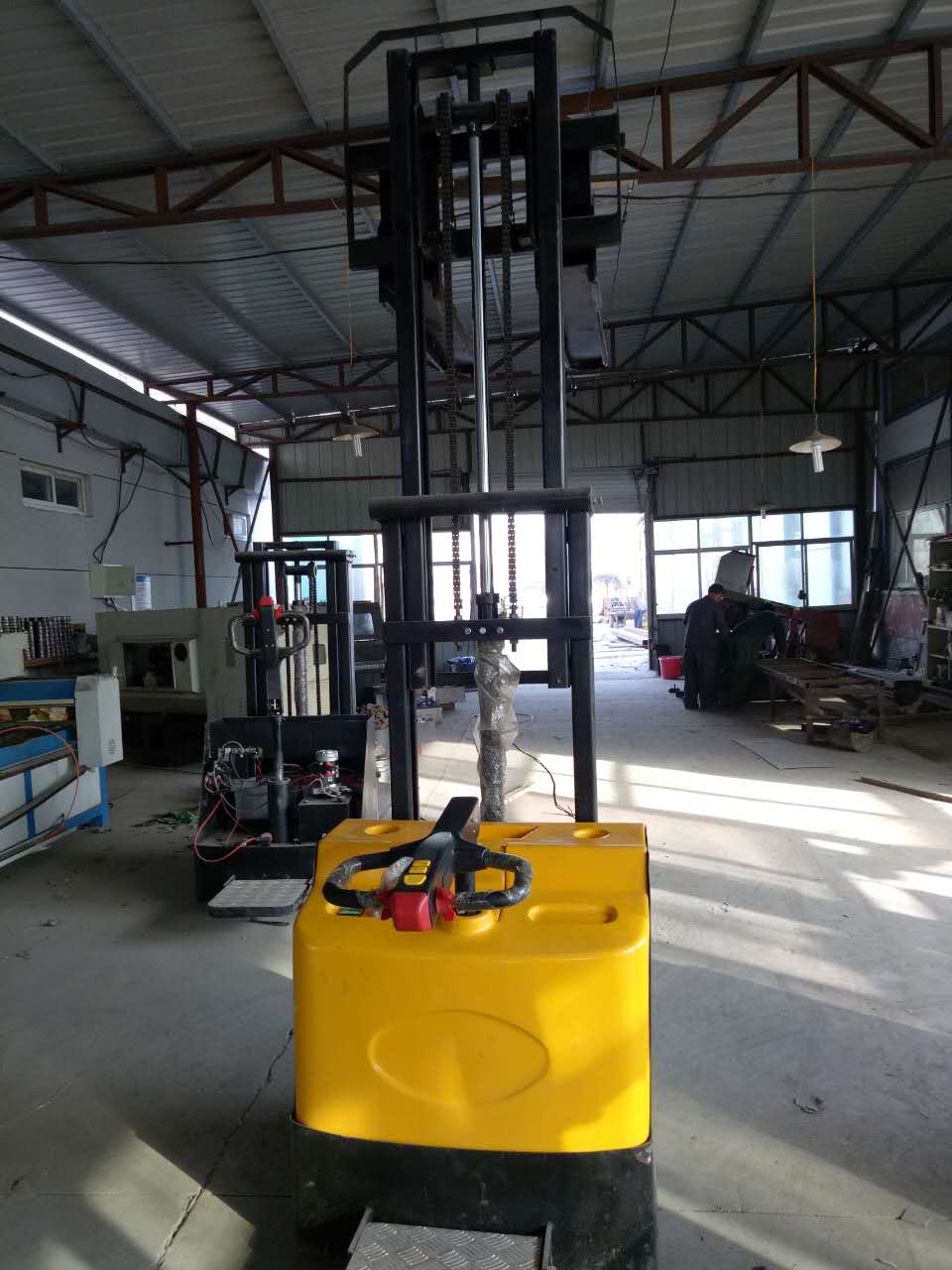 金盾全电动叉车 堆高车节能省耗  易操作 spm1060