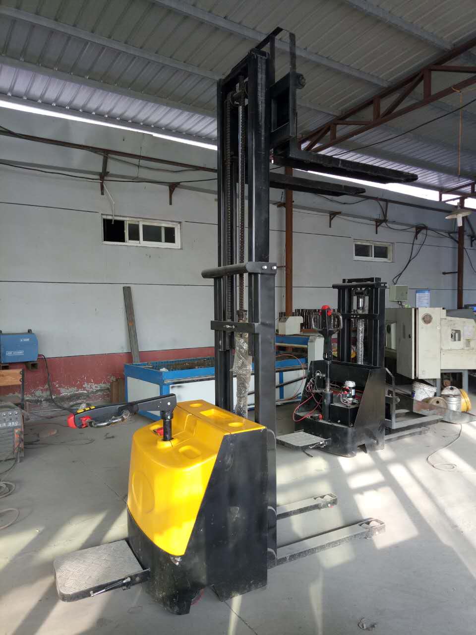 电动搬运车 价格优惠 电动叉车 终身维护 spm1060