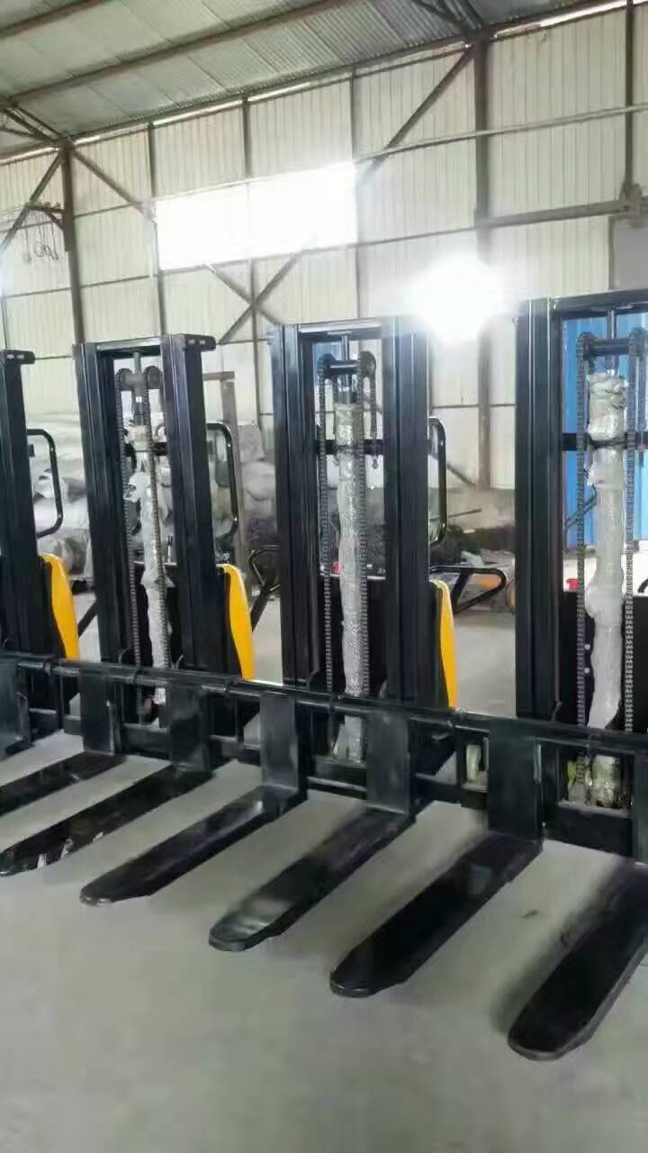 进口电控系统 反应敏捷 操作自如金盾全电动叉车 spm1060