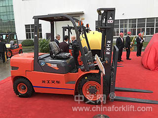 南京诺嘉龙工3.8吨内燃叉车 FD38（T）III