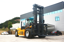 国产32吨叉车35吨重型柴油叉车35吨集装箱叉车2019价格行情走势 XHC350