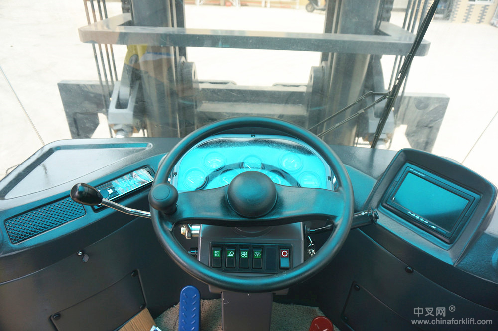 国产32吨叉车35吨重型柴油叉车35吨集装箱叉车2019价格行情走势 XHC350