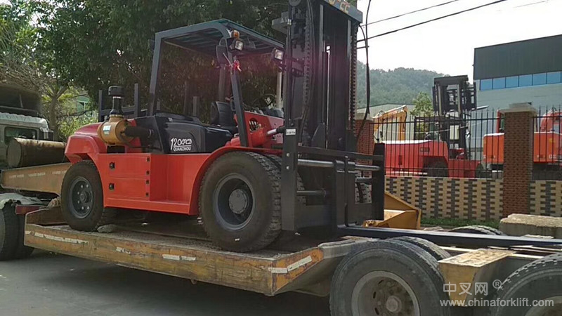 国产12吨叉车|13吨柴油叉车2019价格行情走势 XHC120